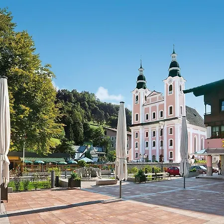 In With Parking Lägenhet