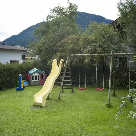 In With Parking Lägenhet