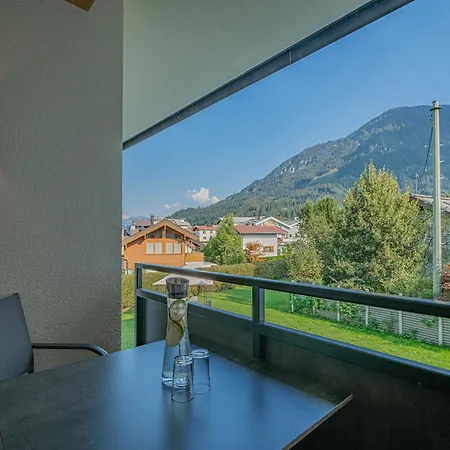 In With Parking Lägenhet