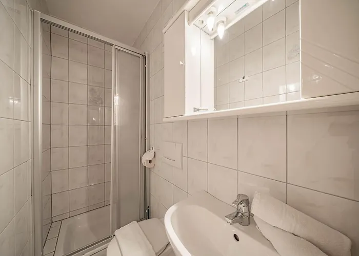 In With Parking شقة