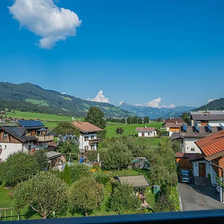 Apartment In With Parking Brixen im Thale