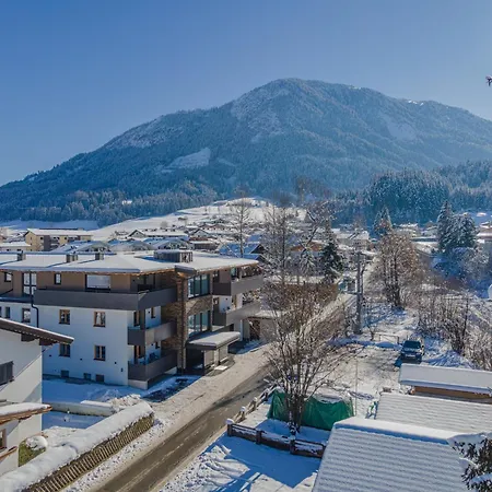 Apartment In With Parking Brixen im Thale